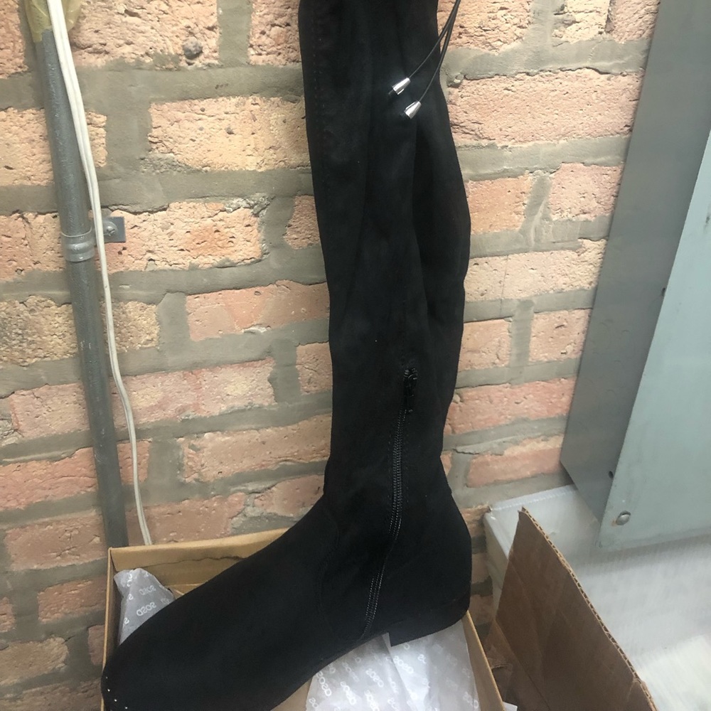 Knee High Kaska Leg Boots